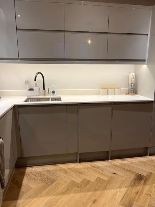 New Apartment, 10 Mins From Principality Stadium Cardiff Esterno foto